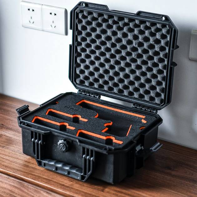 Dual pistol storage hard case